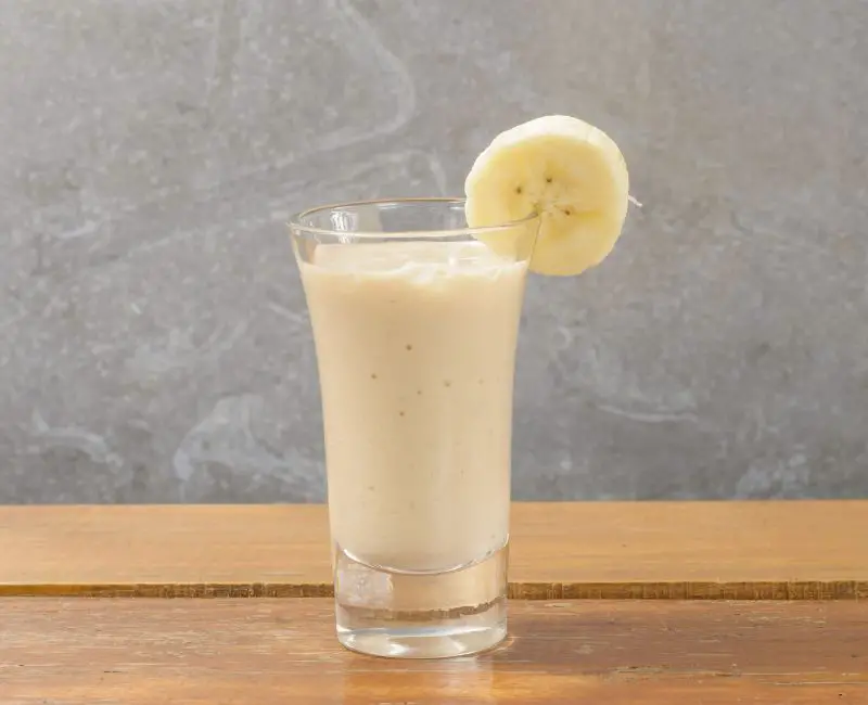 Can We Eat Banana And Milk Together