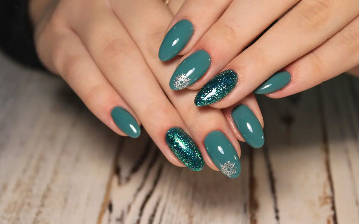 Christmas Green Nail Ideas