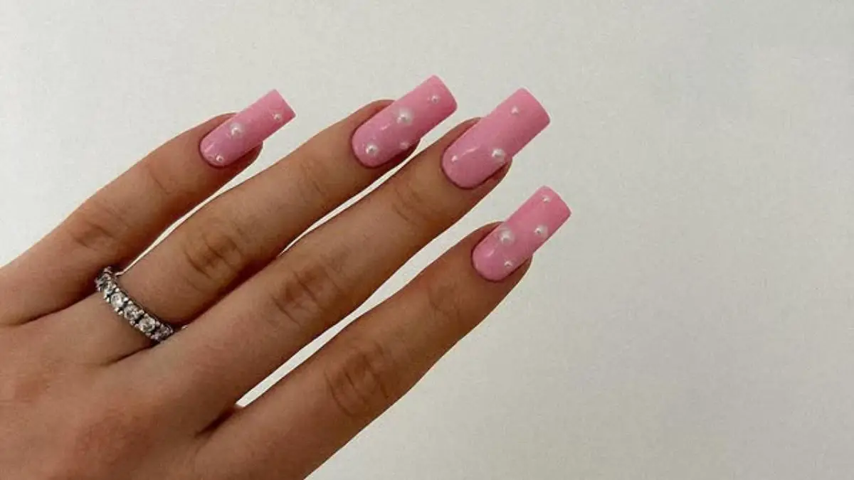 Winter Pink Nails