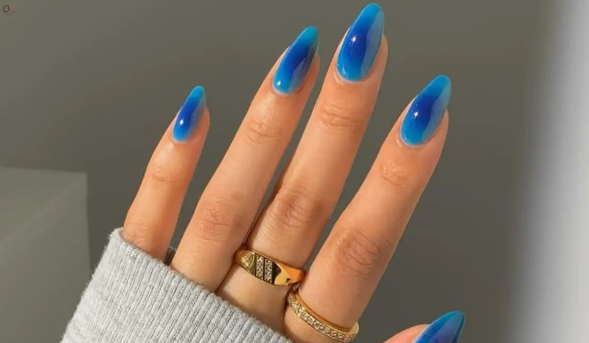 Aura Nails