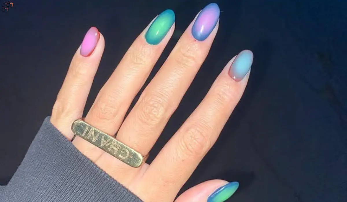Dark Aura Nails