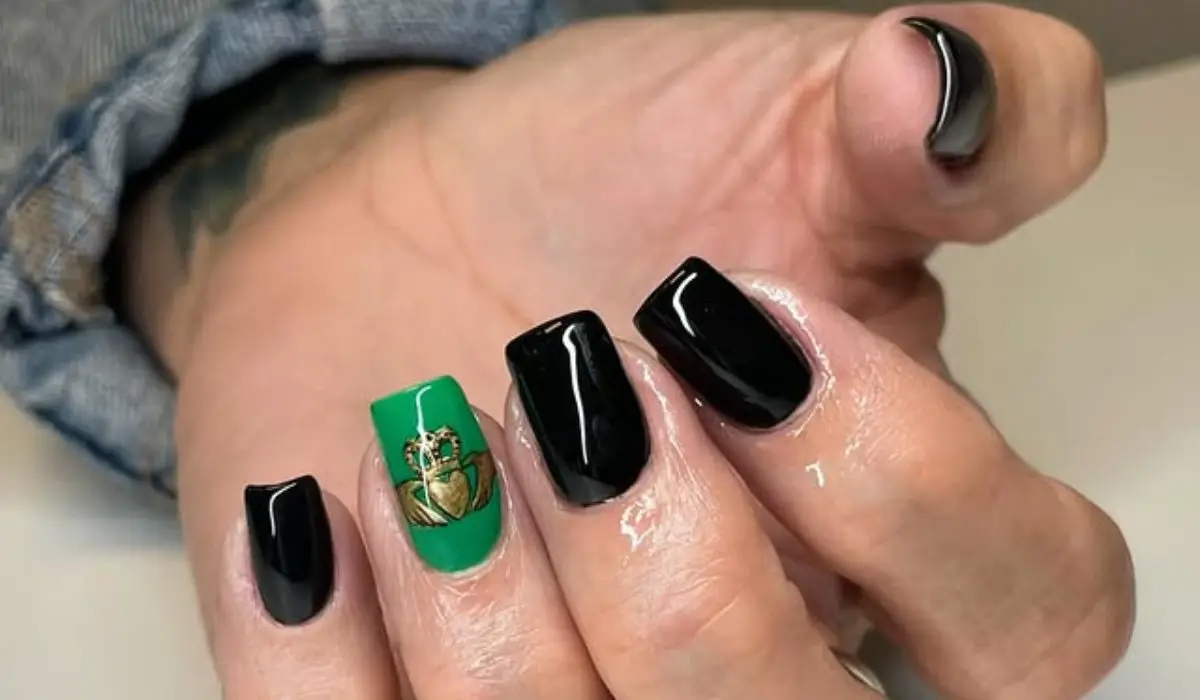 Claddagh Nails