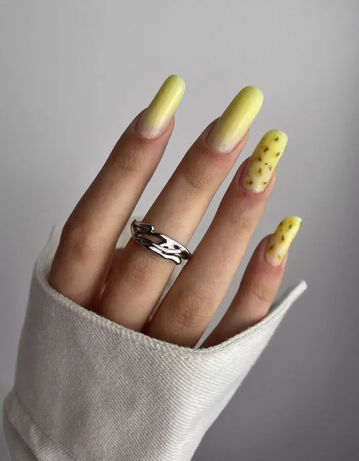 Mix Milky white + yellow