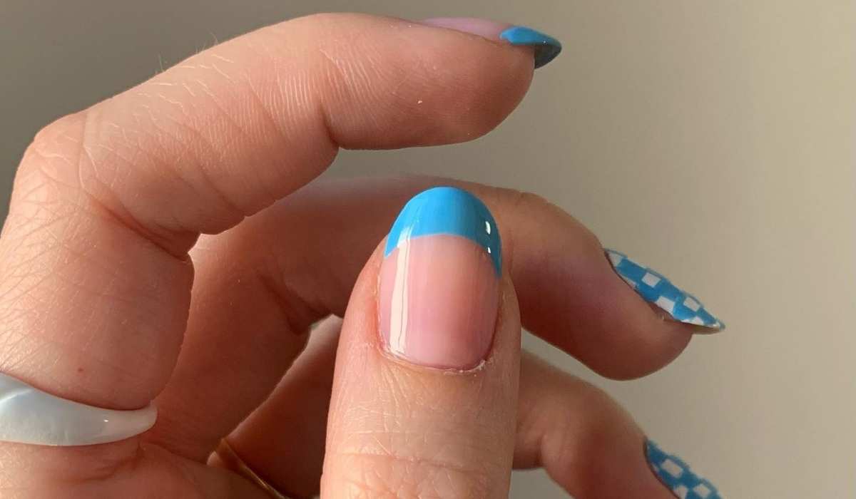 Blue Spring Nails