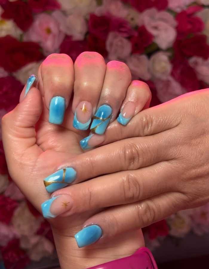 Blue abstract nails