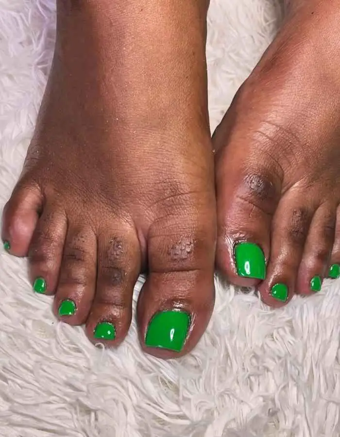 Summer Toe Nails