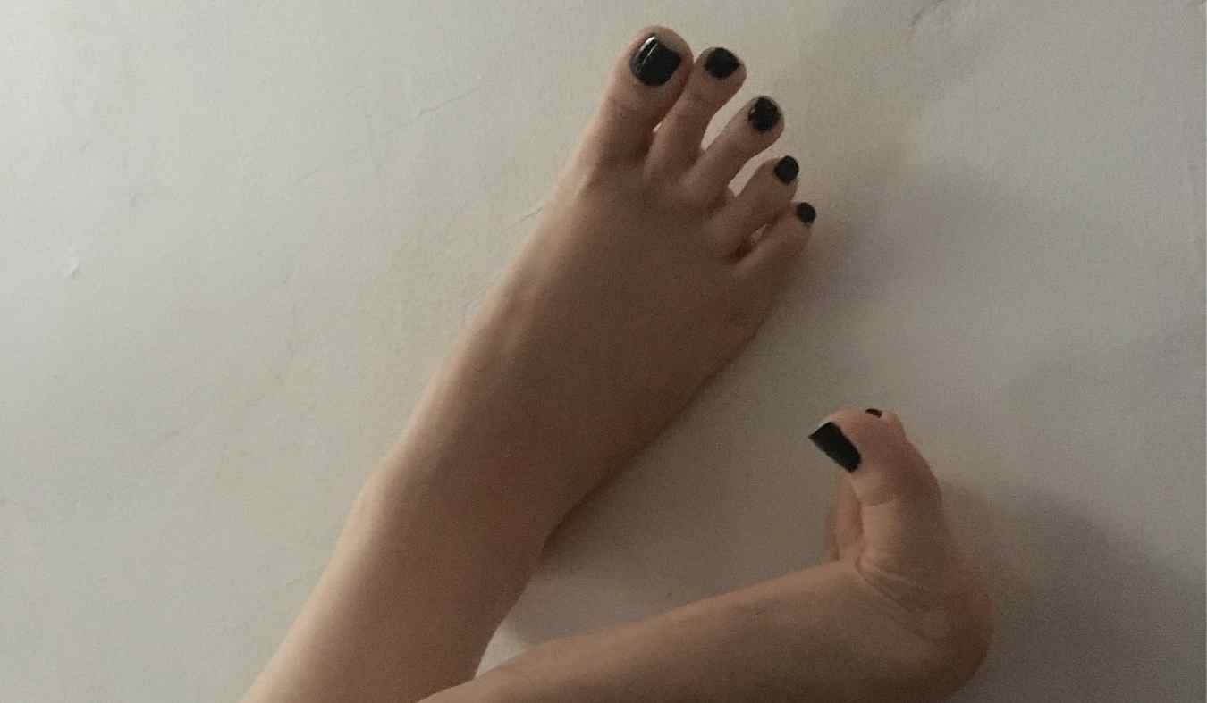 Black Toe Nails