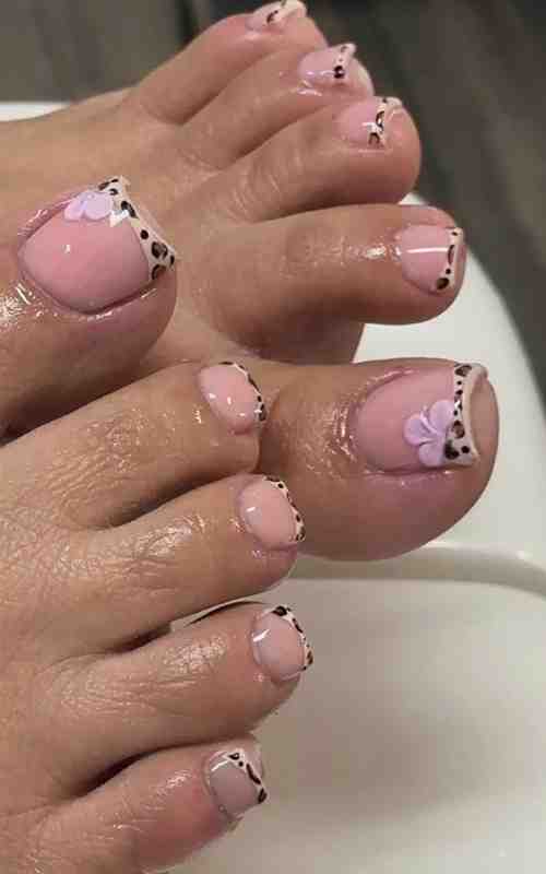 Flower Toe Nails