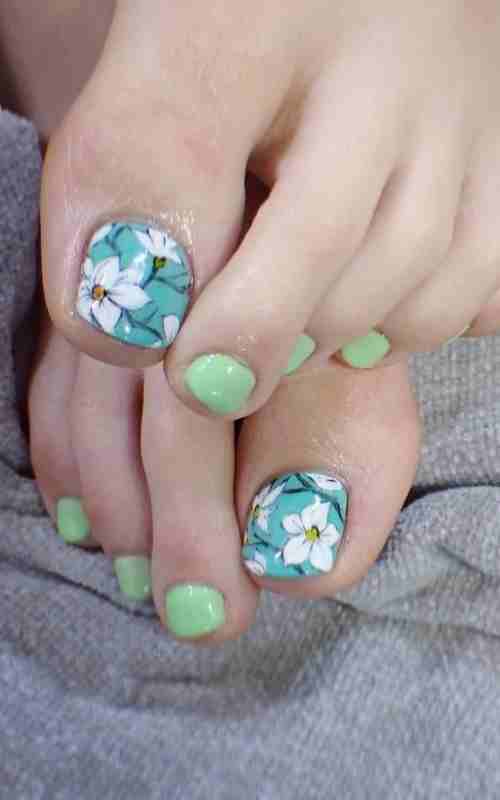 Flower Toe Nails