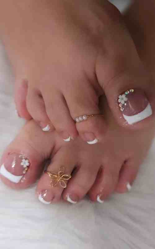 Flower Toe Nails