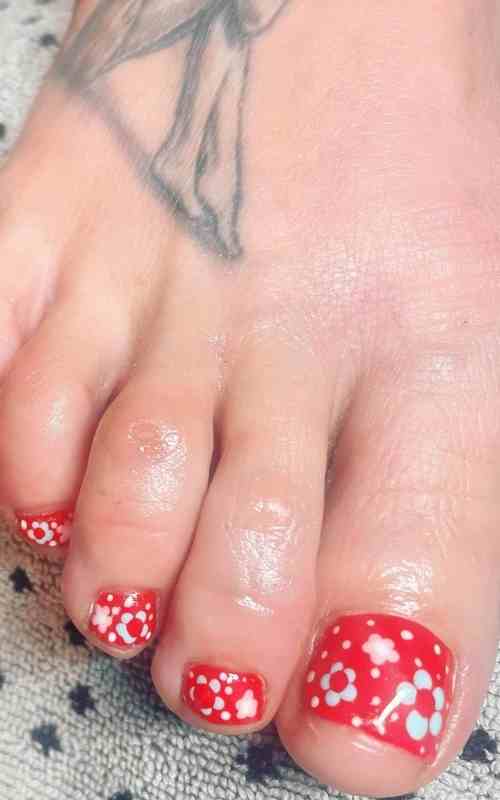Flower Toe Nails