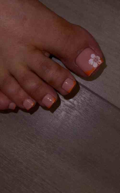 Flower Toe Nails