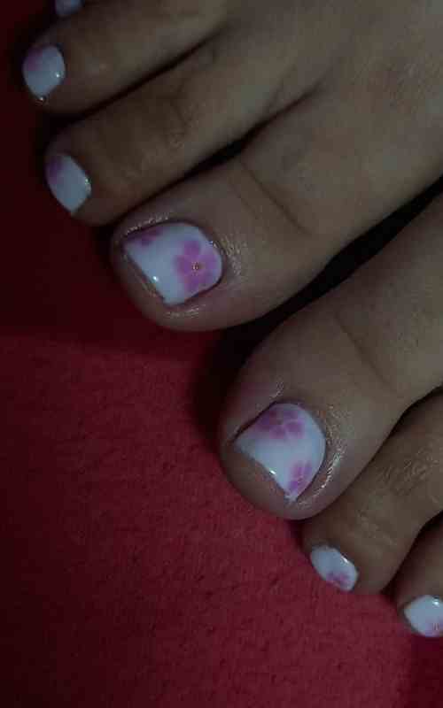 Flower Toe Nails