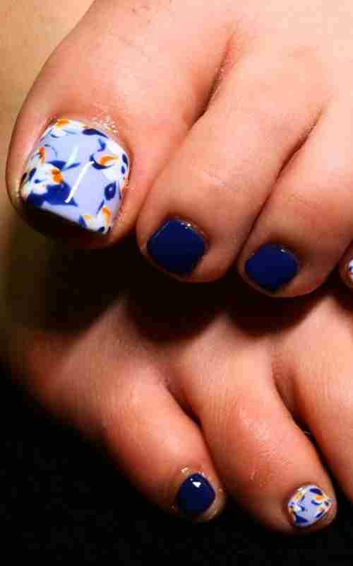 Flower Toe Nails