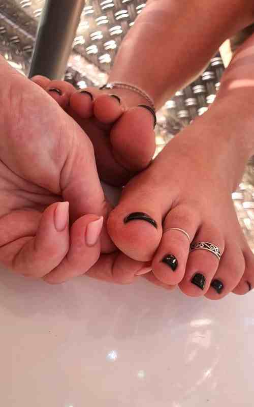 black toe nails