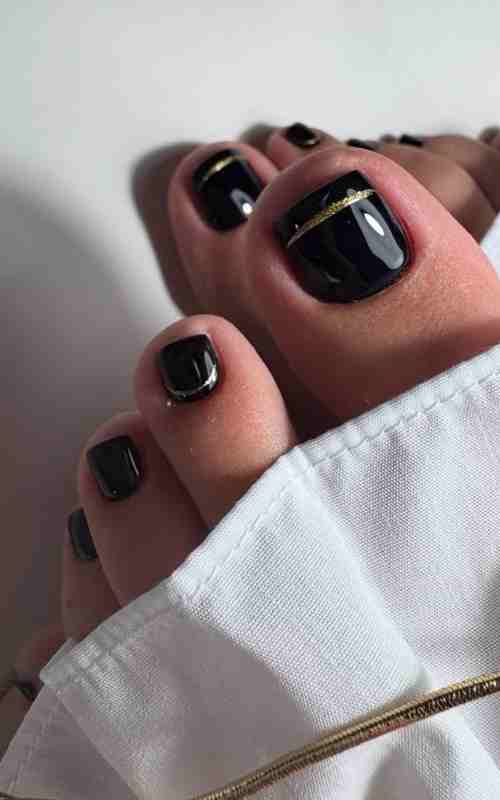 black toe nails