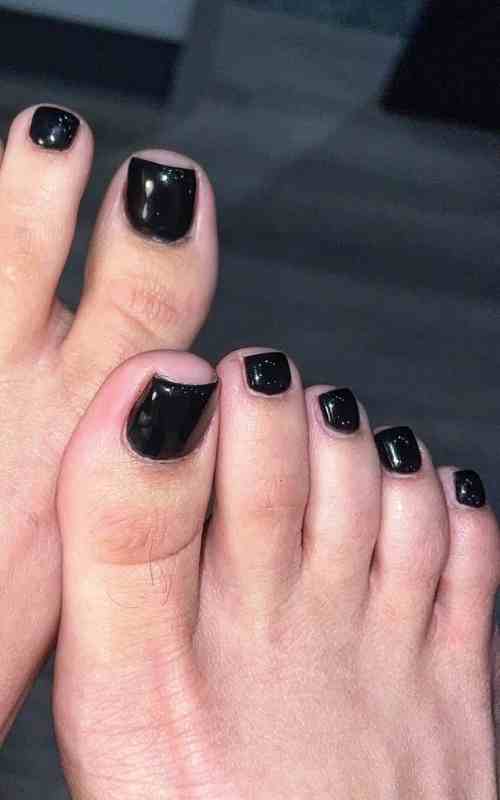 black toe nails