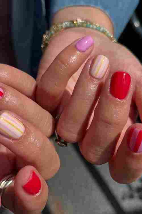 Summer stripe nails 