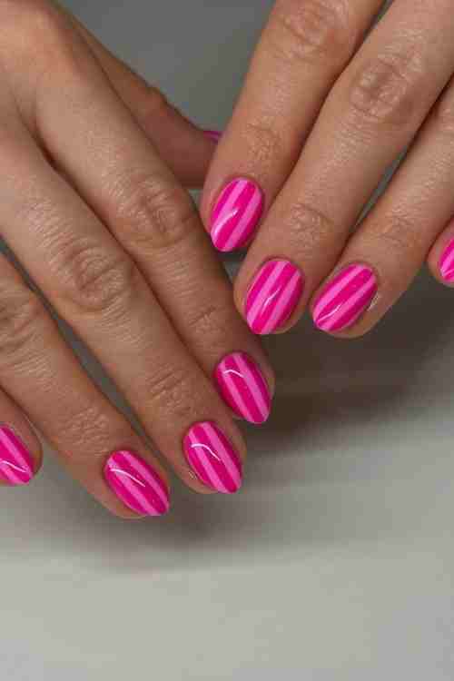 Summer stripe nails
