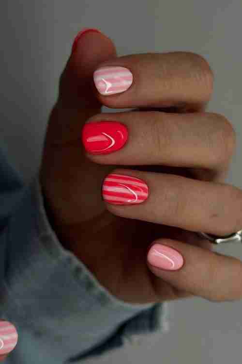 Summer stripe nails